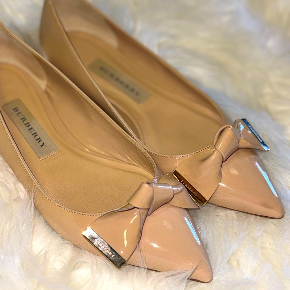 Burberry Flats size 7